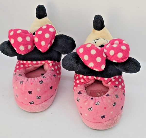 10-35.png Disney Minnie Mouse Girls' Youth Slippers Size 5/6 - Used