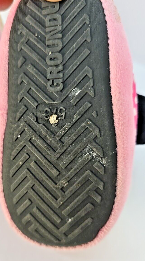 10-37.png Disney Minnie Mouse Girls' Youth Slippers Size 5/6 - Used