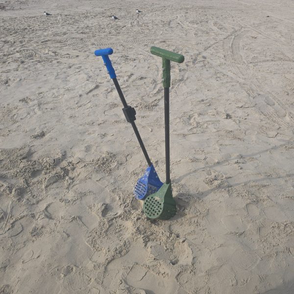 Metal Detecting Beach Sand Scoop – ABS Basket, Carbon Fiber Shaft, Custom Color